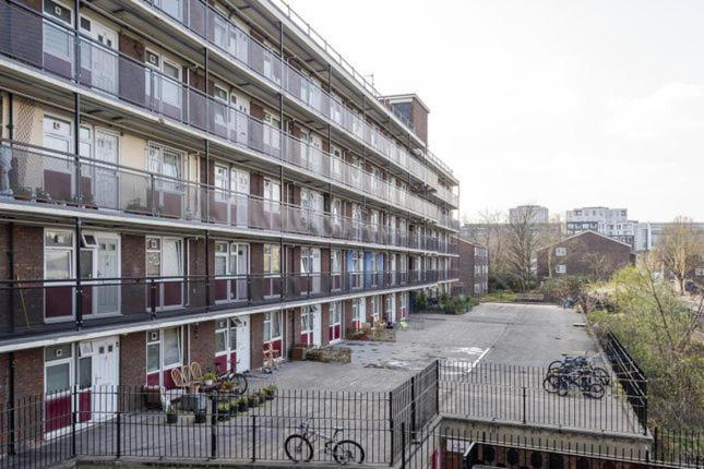 1 Bedroom Flat Close To City With Free Parking Arrangement Лондон Экстерьер фото